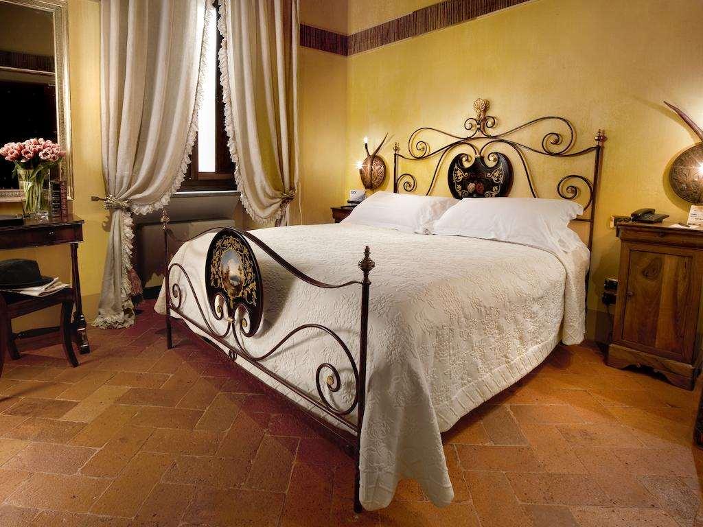 Graziella Patio Hotel Arezzo Room photo